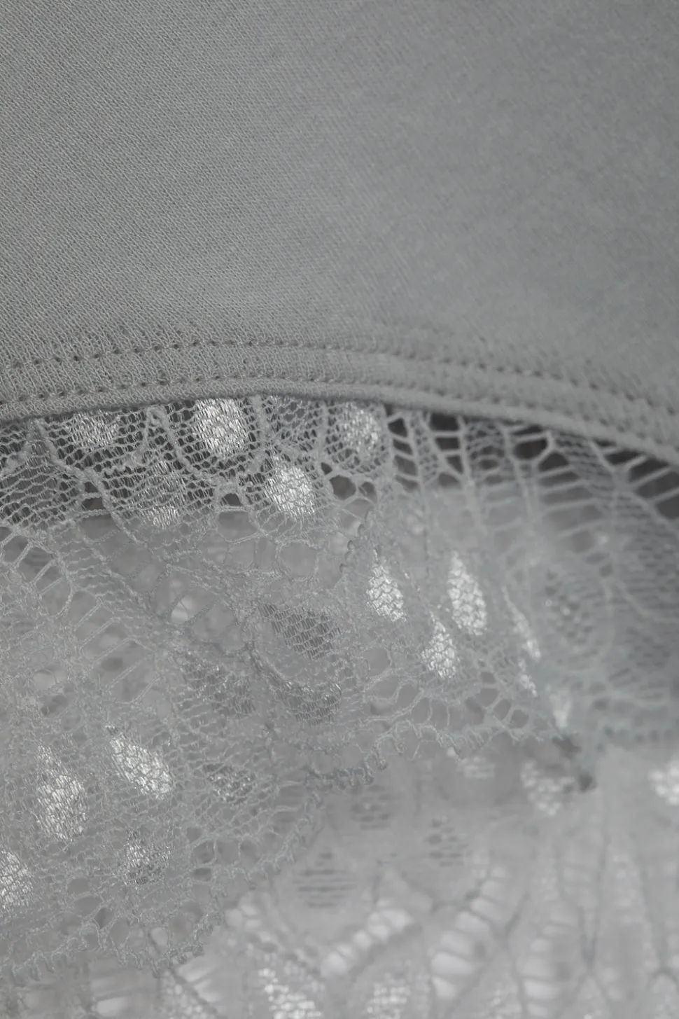 Slip mit Spitzen-Details