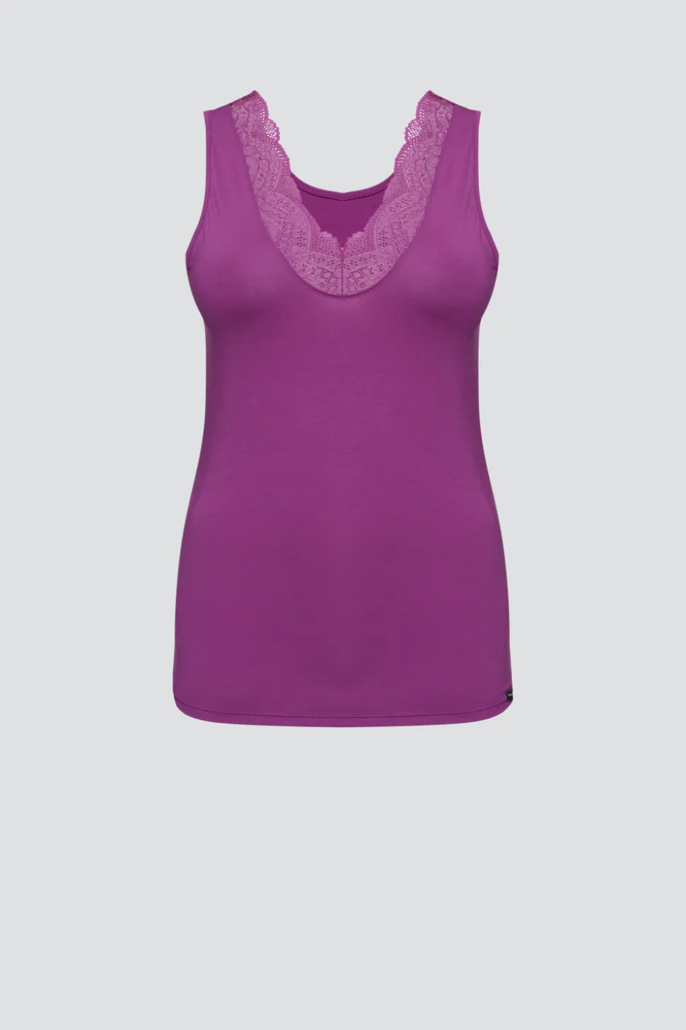 Top aus Modal mit zarter Spitze